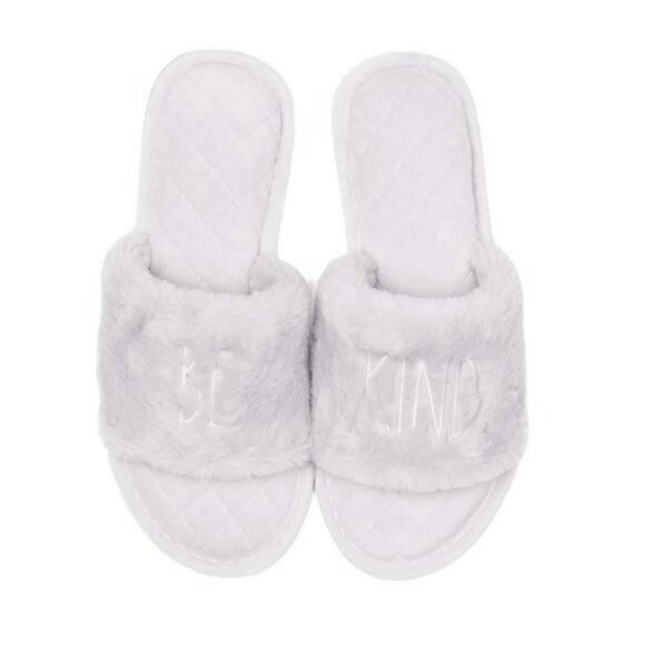 NWT RAE DUNN Be Kind Quilted Faux Fur Slide Slippers - Picture 1 of 4